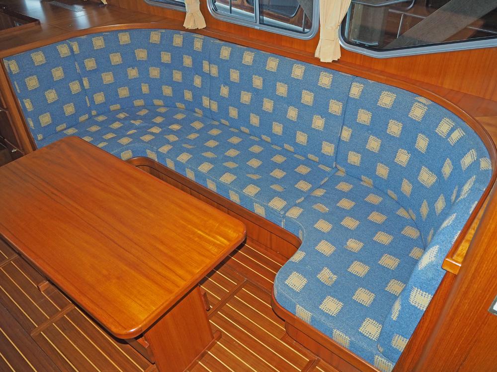 Saloon, Accommodation